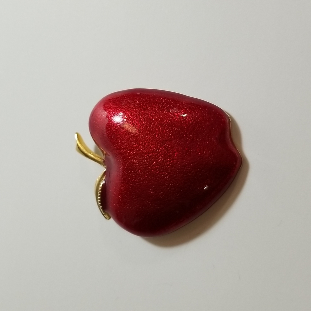 Vintage Apple pin